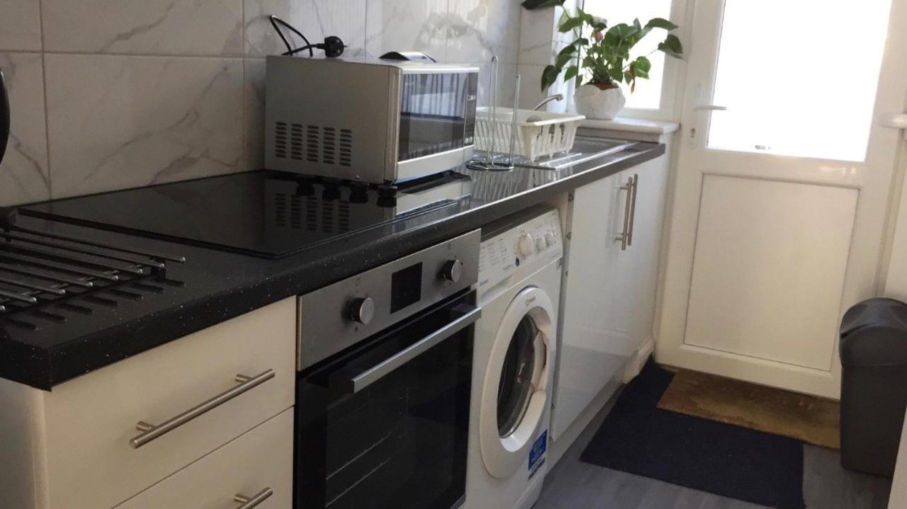Quiet Studio By Lloyd Park Apartment South Norwood ภายนอก รูปภาพ